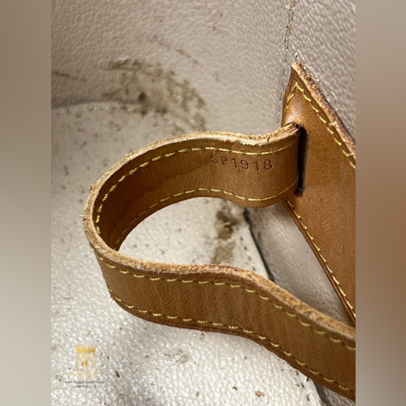 Louis Vuitton Monogram Vanity - Picture 14 of 14